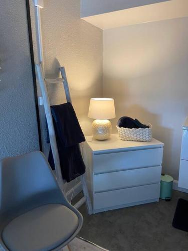 Charmant petit studio mezzanine avec climatisation