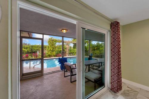 Kolam renang di atau dekat dengan Riverside Villa w Private Pool