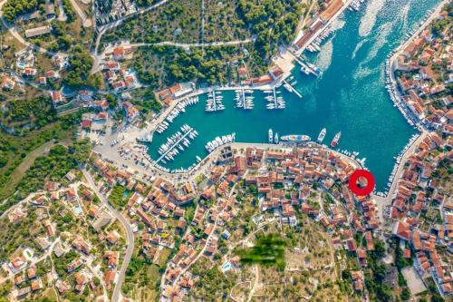 Riva Apartments Villa Thalia - Milna, Brač