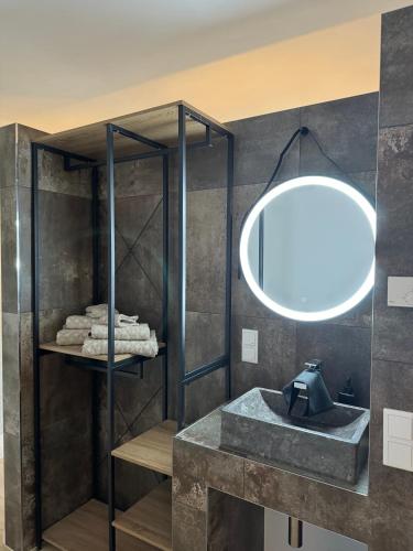 Ένα μπάνιο στο H-36 RESIDENCE 1.2