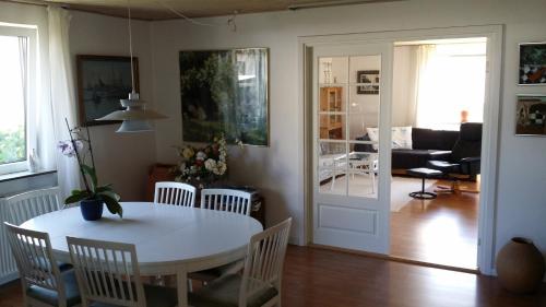 Χώρος καθιστικού στο Bed & Breakfast i Vorupør