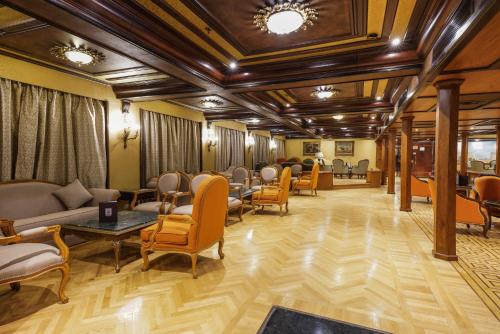 Χώρος καθιστικού στο Nile Cruise City and Sea Adonis - Every Thursday from Luxor for 04 or 07 Nights - Every Monday from Aswan for 03 Nights
