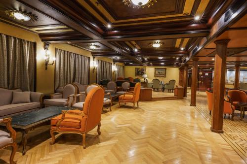 Χώρος καθιστικού στο Nile Cruise City and Sea Adonis - Every Thursday from Luxor for 04 or 07 Nights - Every Monday from Aswan for 03 Nights