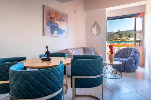 Posezení v ubytování Apartamento 402 - Terraza con Jacuzzi - 3 Habitaciones - Rentas Cortas Gerencial