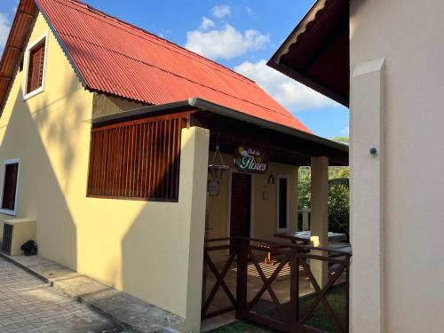 Bangunan di mana terletaknya rumah percutian