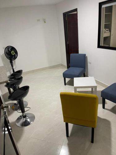 Posezení v ubytování Apartamentos amueblados, zona céntrica-Cisneros- antioquia