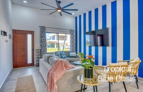 Tropical Blue Oasis – Photos 3