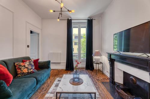 Photo de la galerie de l'établissement Superbe appartement T2 hyper centre, à Aix-les-Bains