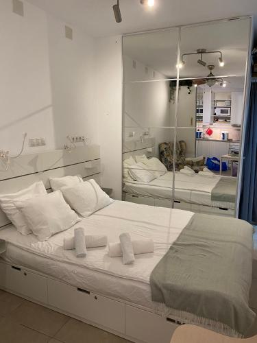 Sombrita del Sol Studio Interior