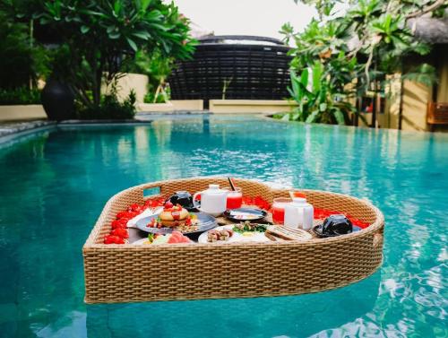 Hồ bơi trong/gần Canggu Cabana Resort & Spa by Ini Vie Hospitality