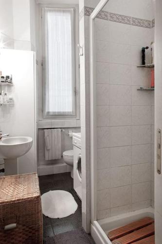 Apartment with terrace in central Milan