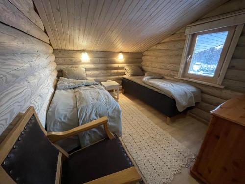 a small room with a bed and a window at Villa Uuekadaka in Põhja