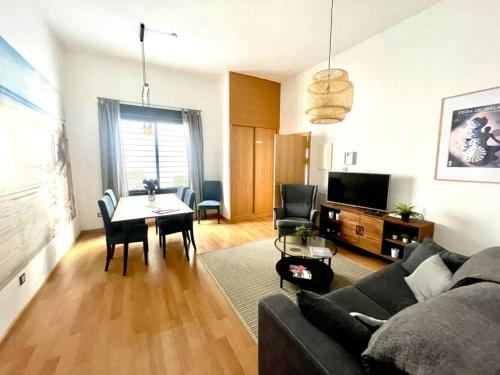 Downtown Jinetes Deluxe with pool & free parking