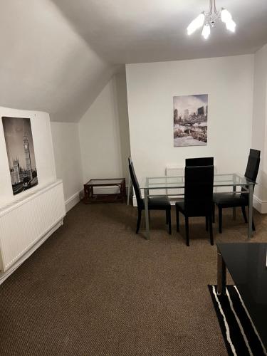 Gallery image of No 5 - LARGE 1 BED NEAR SEFTON PARK AND LARK LANE in Liverpool