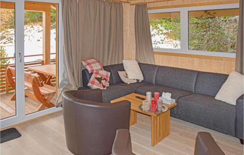 Ein Sitzbereich in der Unterkunft Stunning Home In Turrach With 4 Bedrooms And Sauna