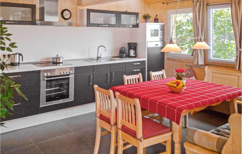 Küche/Küchenzeile in der Unterkunft Stunning Home In Turrach With 4 Bedrooms And Sauna