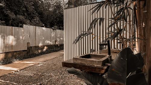 Ein Garten an der Unterkunft Resting Rabbit Hostel