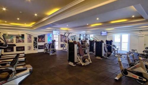 Fitness center at/o fitness facilities sa Luxury stay Seven cote Azur