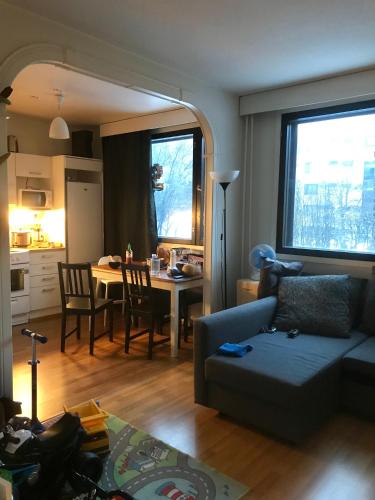 Svetainės erdvė apgyvendinimo įstaigoje Cosy room in Pasila