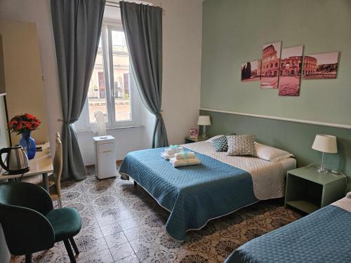 羅馬的住宿－B&B Girasole Guesthouse，一间卧室设有一张床和一个窗口