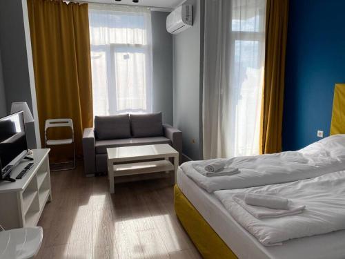 Кровать или кровати в номере Boutique Magenta Pearl Apartment with free WiFi