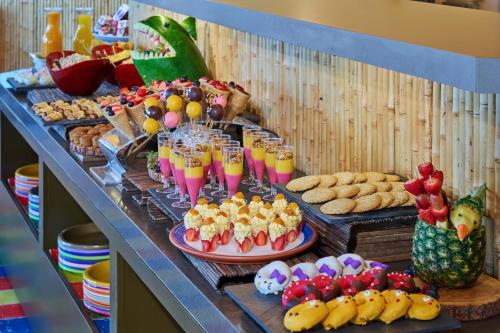 Еда / где поесть недалеко от курортного отеля