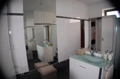 Ett badrum på Casa de Campo de SOUTELO