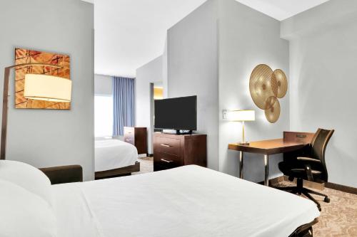 Postel nebo postele na pokoji v ubytování SpringHill Suites by Marriott Tarrytown Westchester County