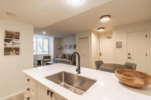 Galeriebild der Unterkunft Cascade Lodge by Elevate Vacations in Whistler