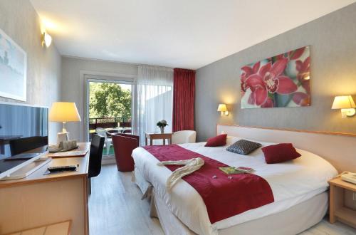 Gallery image of Logis Hotel Arc En Ciel in Thonon-les-Bains