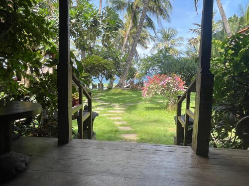 Κήπος έξω από το Louka Beach Bali