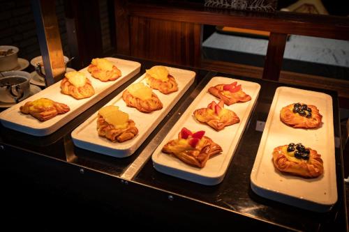 Mad på resortet eller i nærheden