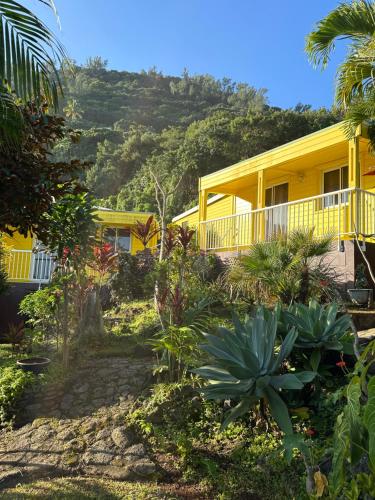 Pemandangan gunung umum atau pemandangan gunung yang diambil dari chalet