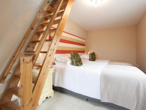 Postel nebo postele na pokoji v ubytování 1 Bed in Howden G0181