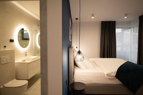 Llit o llits en una habitació de Villa Lea near Labin - Rabac with sea view only 1,5 km from the beach