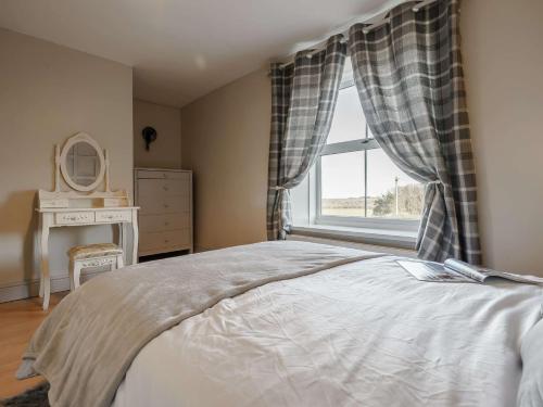 Ένα ή περισσότερα κρεβάτια σε δωμάτιο στο 2 Bed in Hamsterley 82620