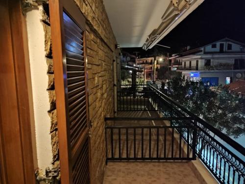 Balkoni atau teres di Ξενώνας Φωτεινη