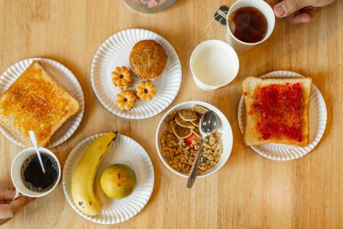 ホテルの敷地内または近くでの食事または食べ物