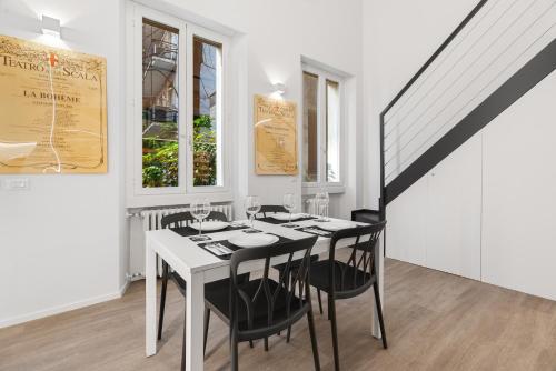 Modern Quiet Super Central Luxury Apartment photo 15