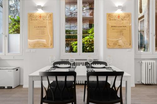 Modern Quiet Super Central Luxury Apartment photo 13
