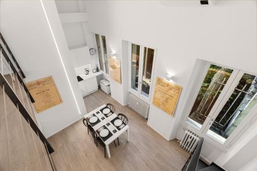 Modern Quiet Super Central Luxury Apartment photo 16