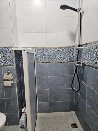 Ένα μπάνιο στο Appartement M'diq