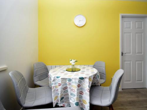 Χώρος καθιστικού στο 2 bed in Gower 88744
