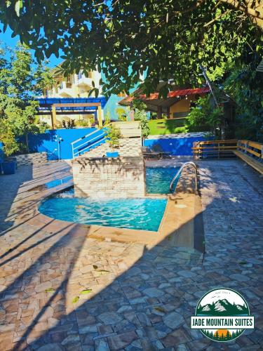 בריכת השחייה שנמצאת ב-Jade Mountain Suites, Jarabacoa או באזור