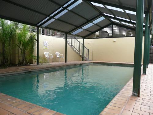 
The swimming pool at or near Parramatta City Motel
