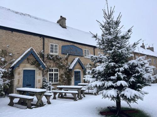 Cat and Custard Pot Inn en invierno