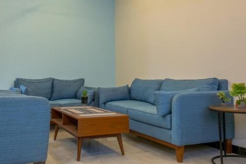 Ruang duduk di Holidazzle Lodge Islamabad