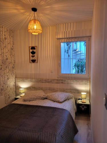 Tahiti Beach tesisinde bir odada yatak veya yataklar