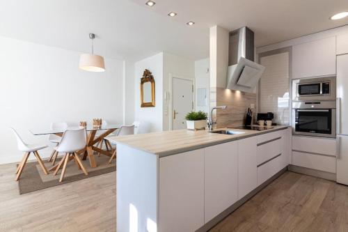 Andalucía 4 bedroom with parking FreshApartments