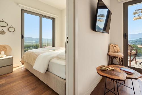 Nespecifikovaný výhled na hory nebo výhled na hory při pohledu z aparthotelu